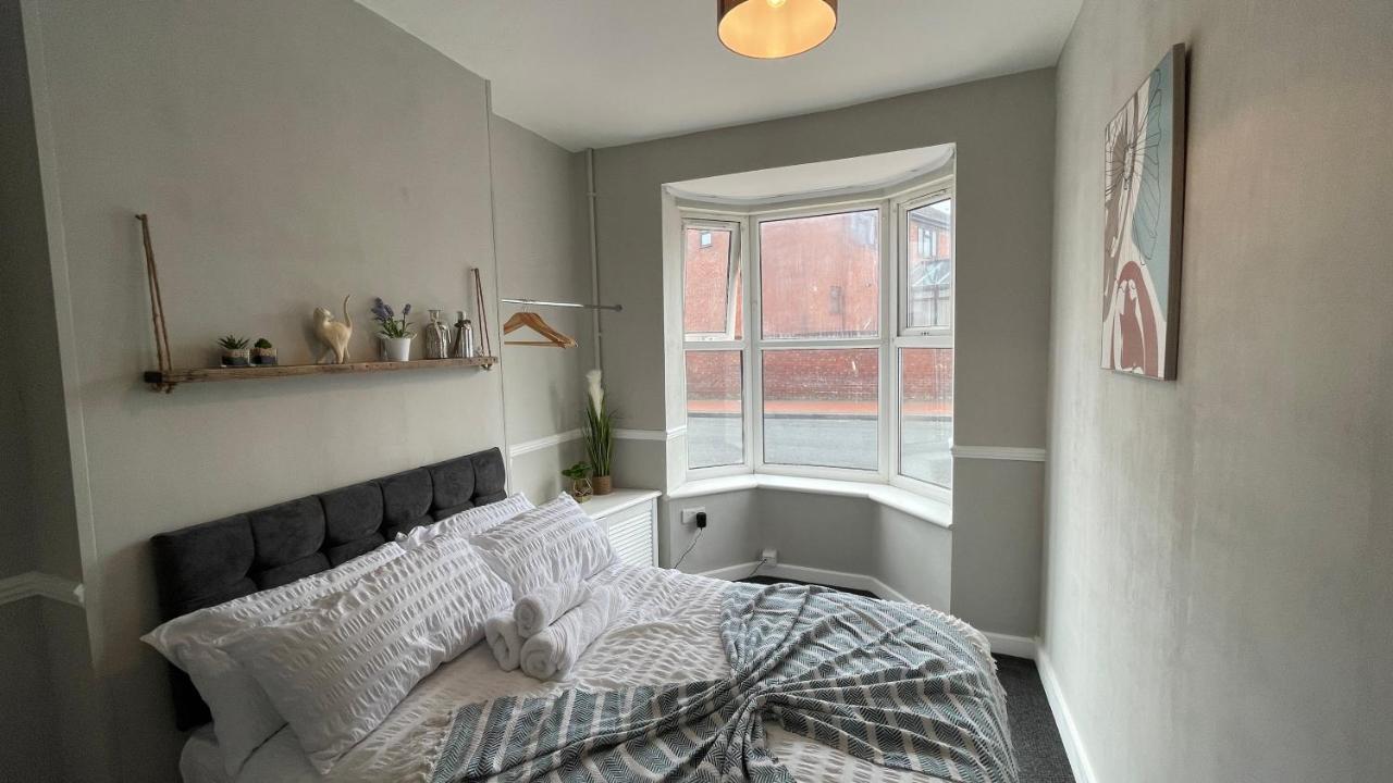 Spacious 6 Bed Home Near City & Albion Stadium Perfect For Contractors! Birmingham Zewnętrze zdjęcie