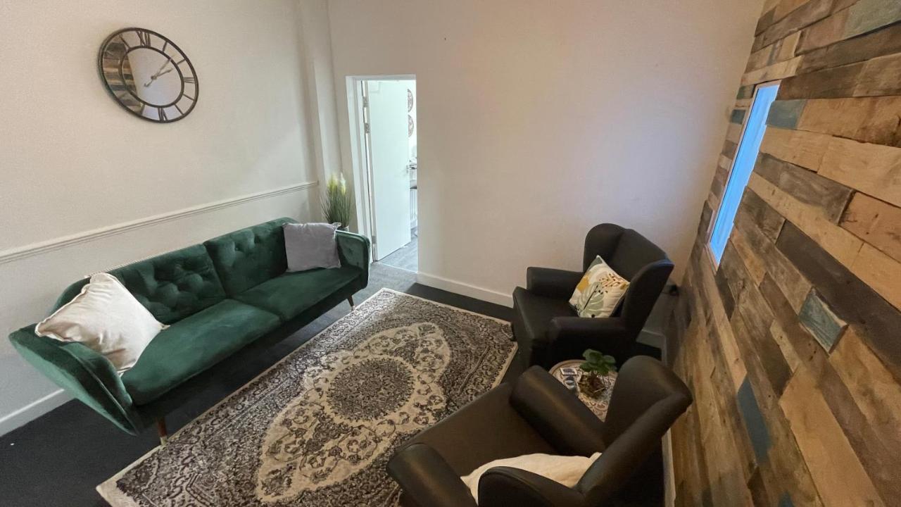 Spacious 6 Bed Home Near City & Albion Stadium Perfect For Contractors! Birmingham Zewnętrze zdjęcie