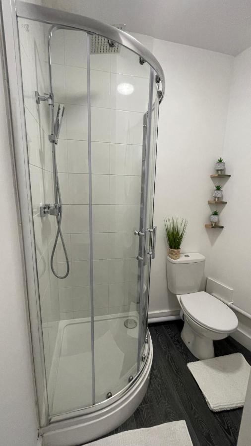 Spacious 6 Bed Home Near City & Albion Stadium Perfect For Contractors! Birmingham Zewnętrze zdjęcie
