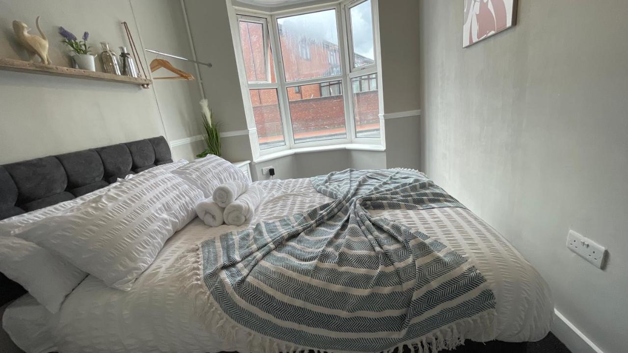 Spacious 6 Bed Home Near City & Albion Stadium Perfect For Contractors! Birmingham Zewnętrze zdjęcie