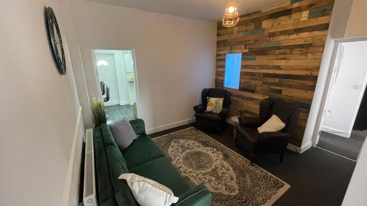 Spacious 6 Bed Home Near City & Albion Stadium Perfect For Contractors! Birmingham Zewnętrze zdjęcie